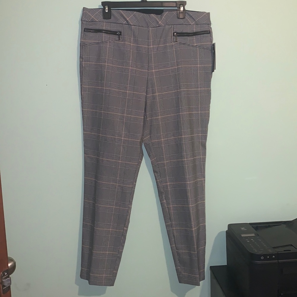 Brand Hollywould. Size XXL. Color gray plaid